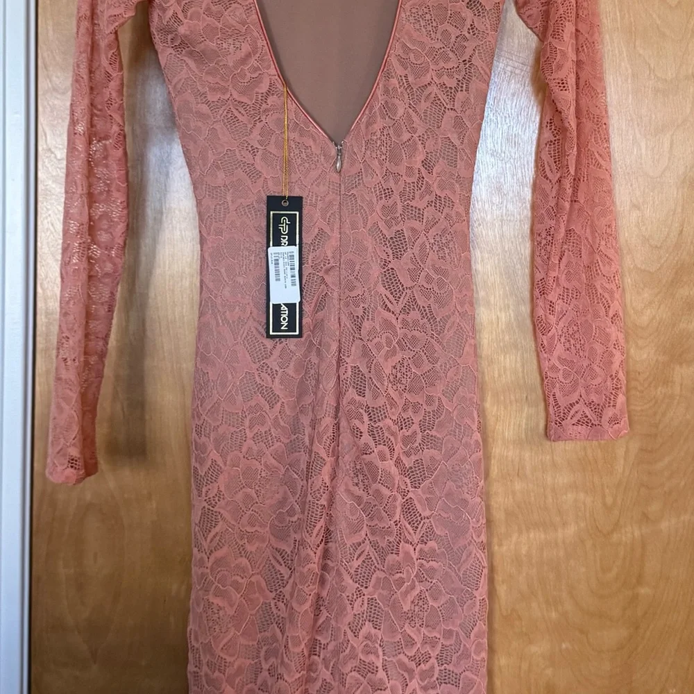 Dress - Picture 4 of 7